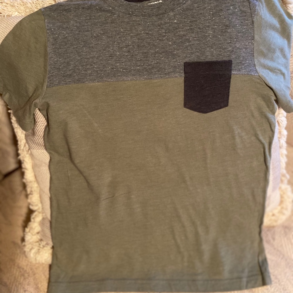 Shirt Sleeve shirt